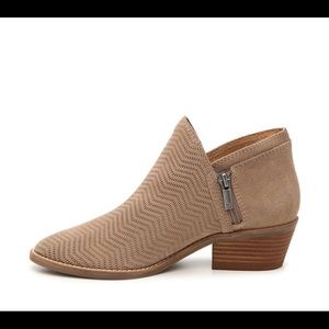 Brand new in box FHUNA tan booties sz9 LUCKY BRAND